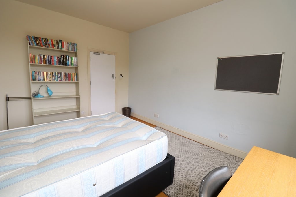 Room Globe Road in Greater London