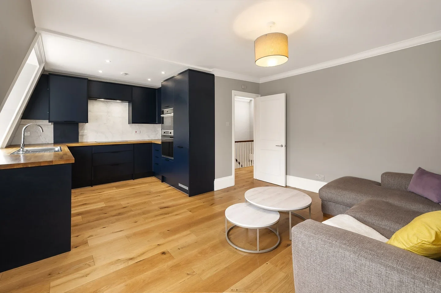 Flat Old Brompton Road in Greater London