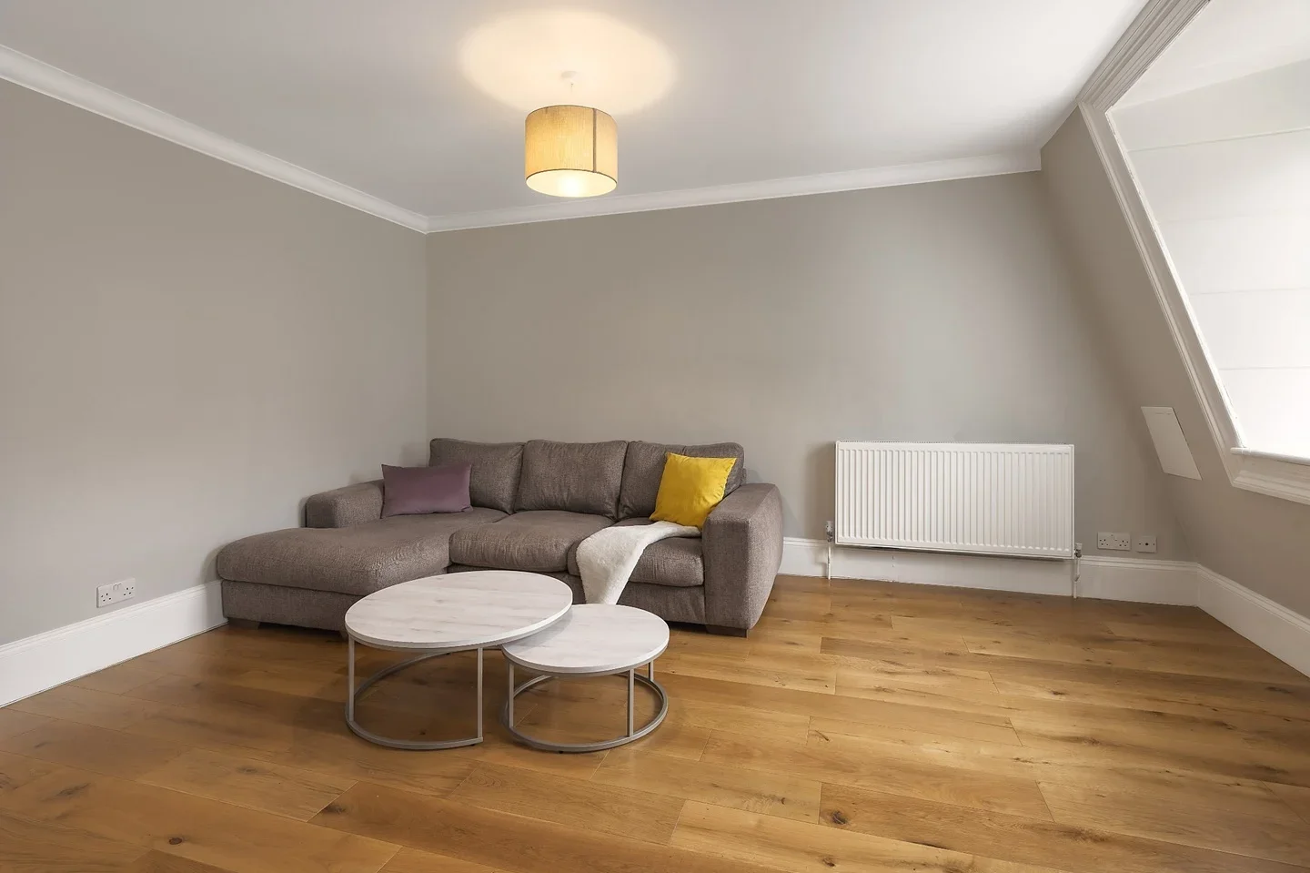 Flat Old Brompton Road in Greater London