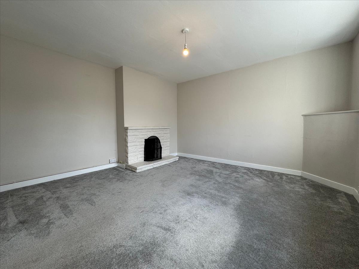 Flat Cricklade Street in Cotswold District