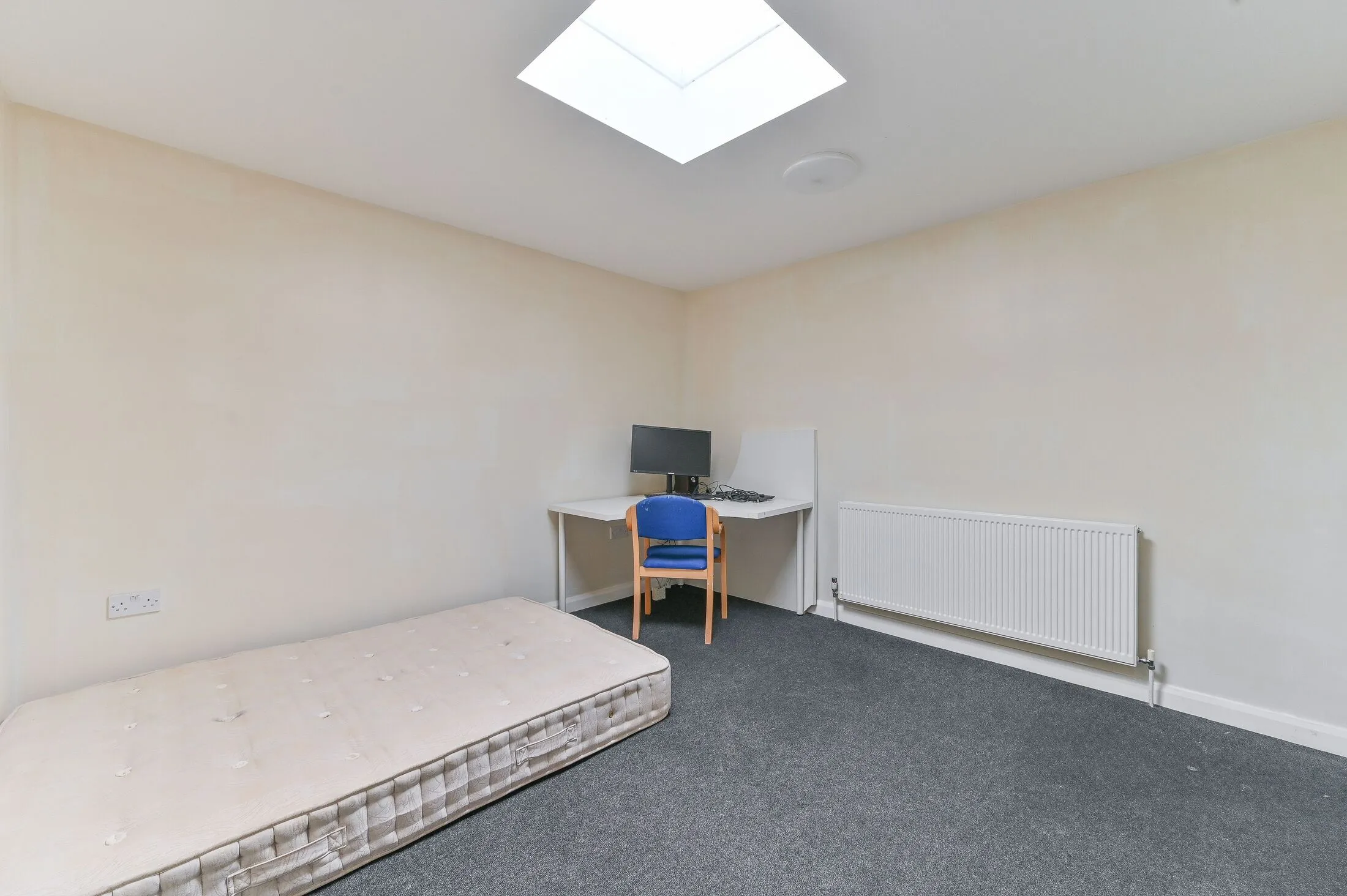 Flat Carshalton Grove in Greater London