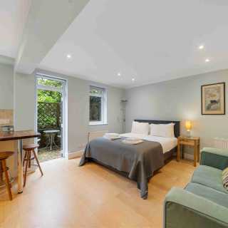 Flat Cliveden Place in City of Westminster