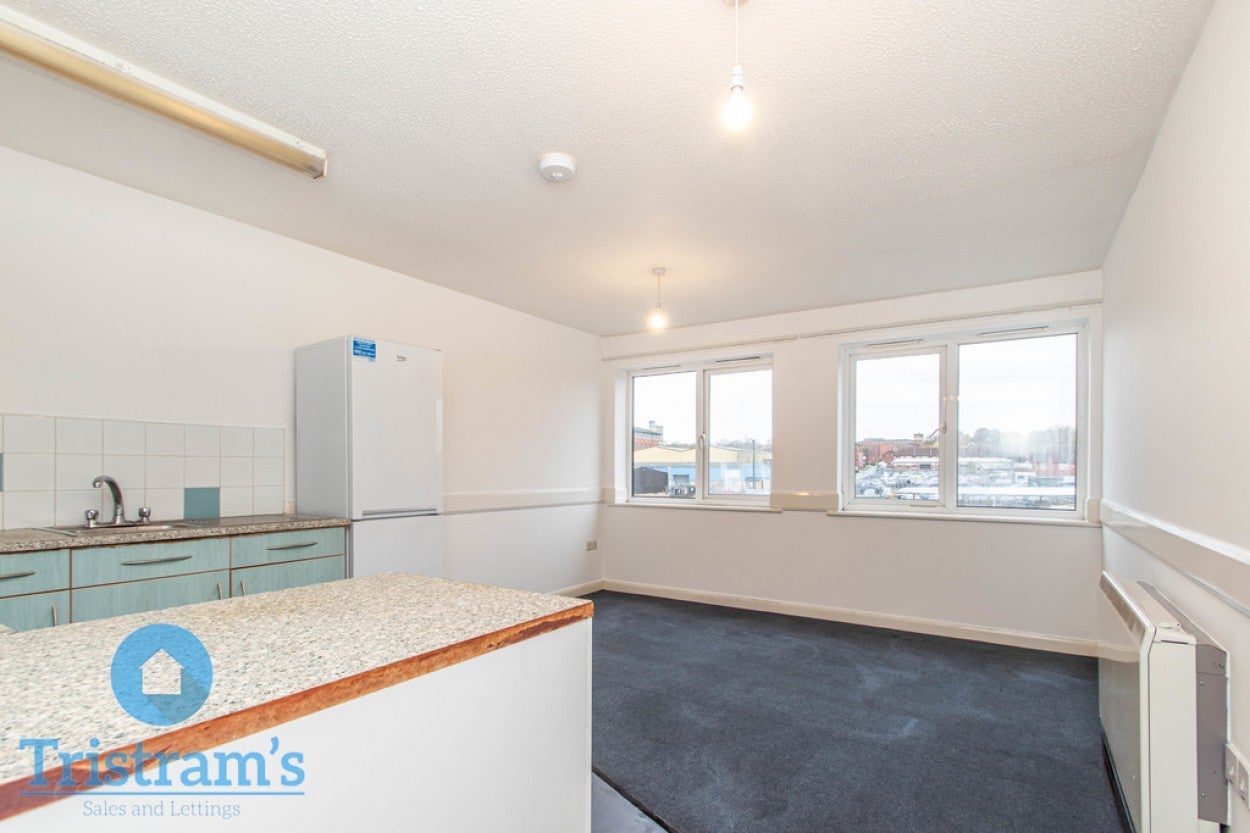 Flat Hawton Crescent in Nottingham