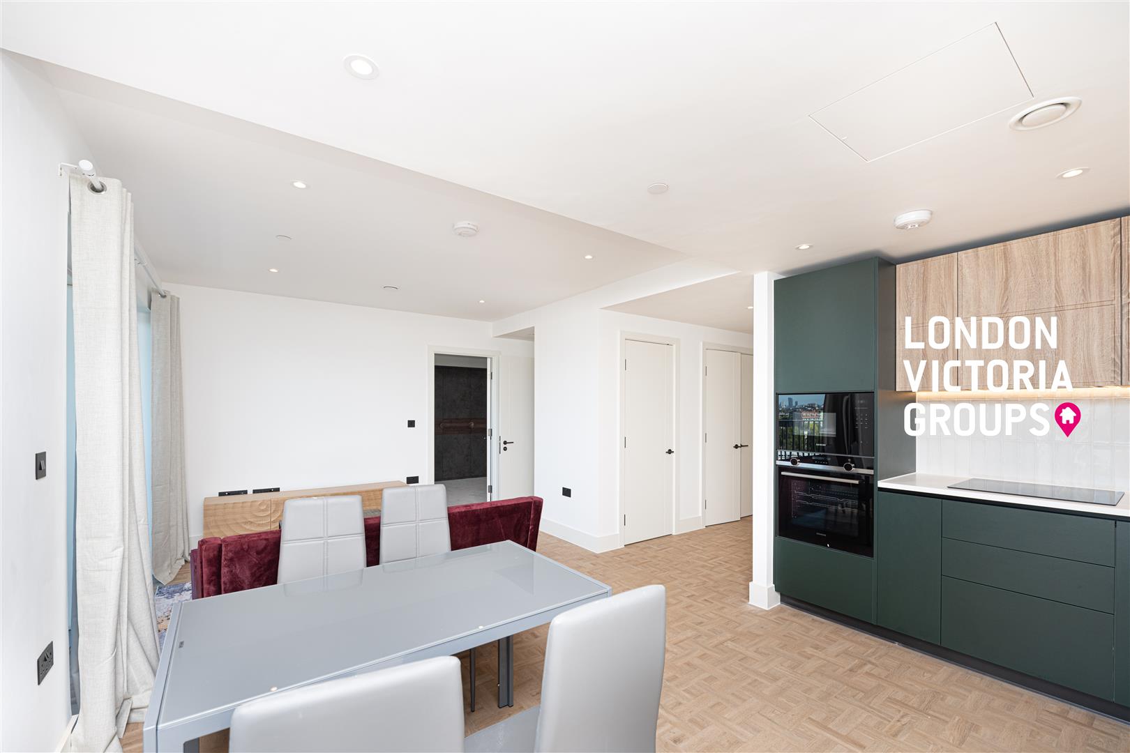 Flat Danvers Avenue in Greater London