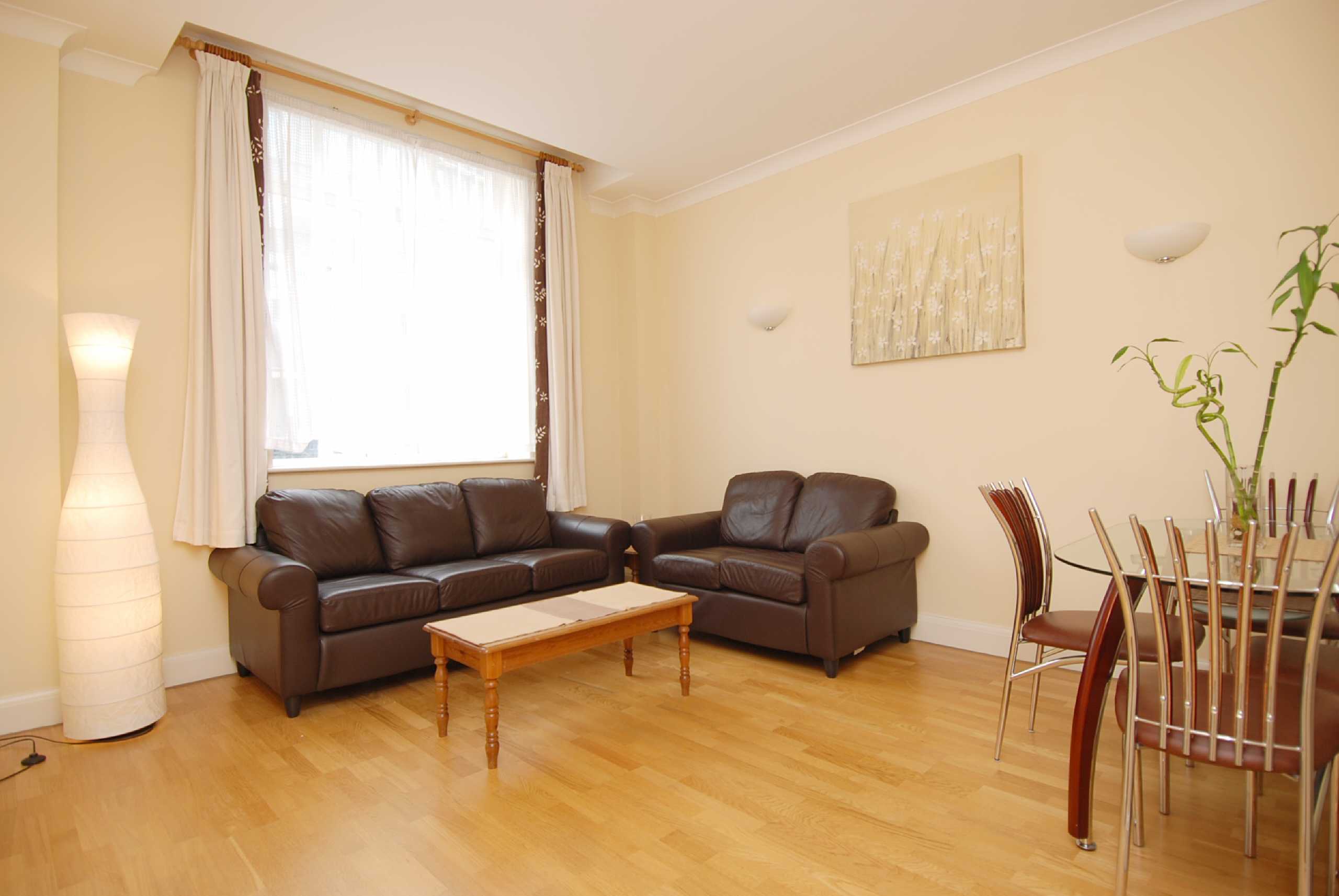 Flat Belvedere Road in Greater London