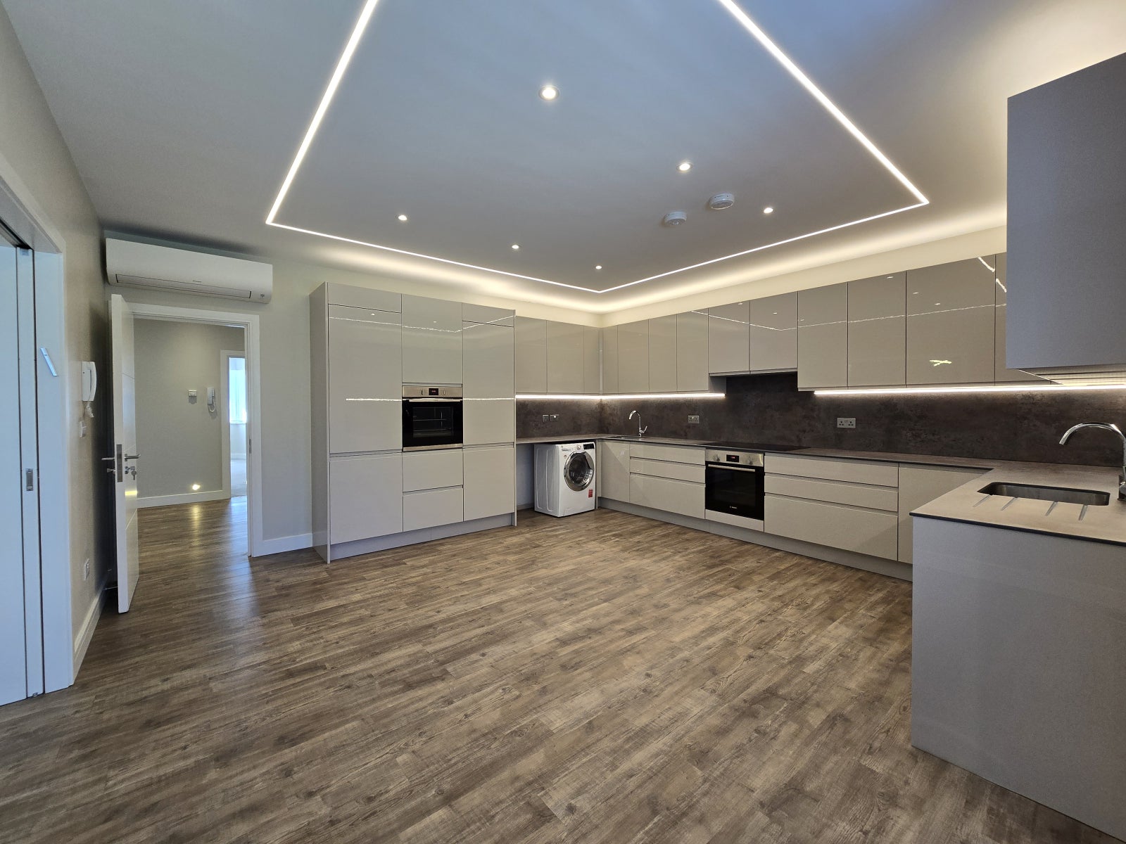 House The Ridgeway in Greater London