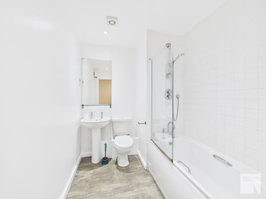 Flat Ordsall Lane in Salford