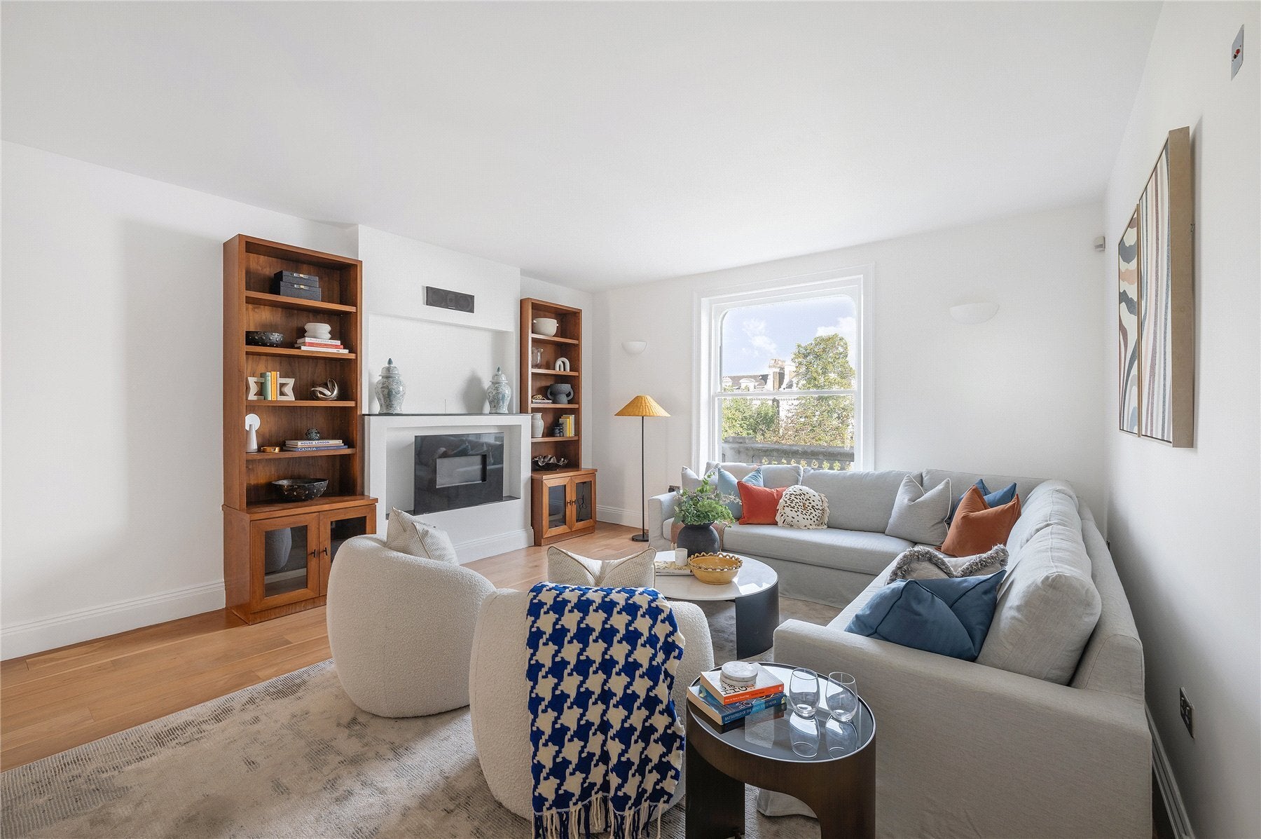 Flat Pembridge Square in Greater London