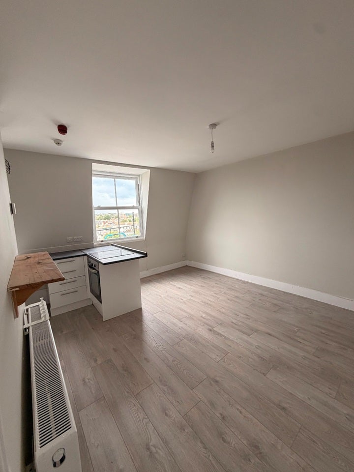 Flat Compton Avenue in Brighton