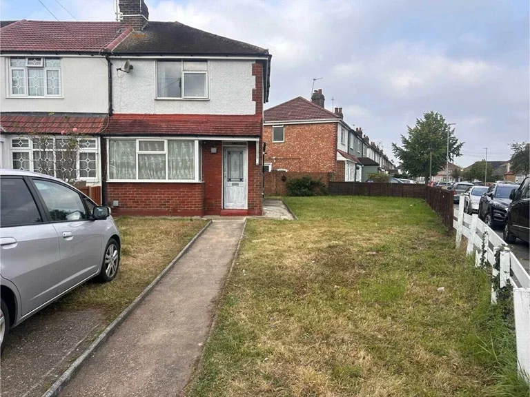 House Uxbridge Road in Greater London