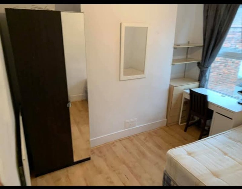 Room Harringay Road in Greater London