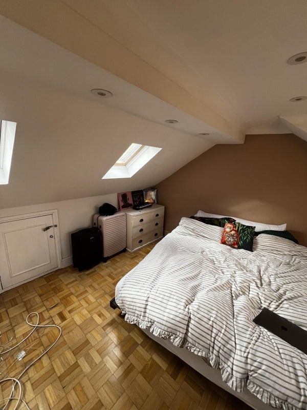 Room Navarre Road in Greater London