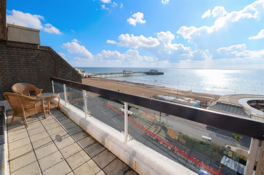 Flat Montague Street in Worthing