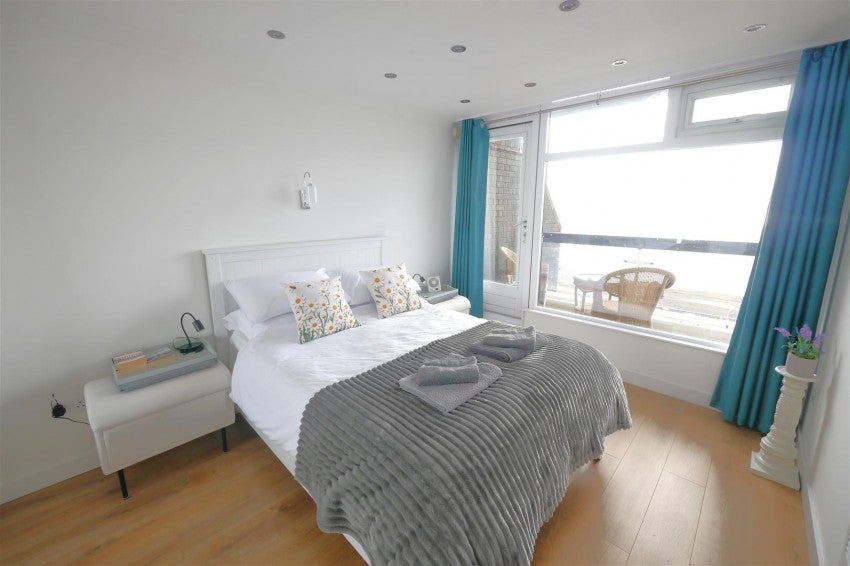 Flat Montague Street in Worthing