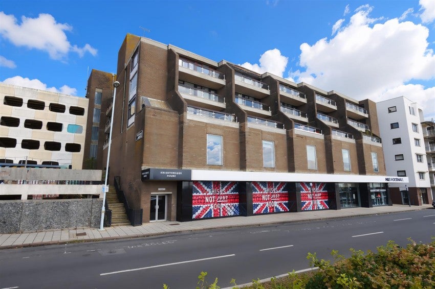 Flat Montague Street in Worthing