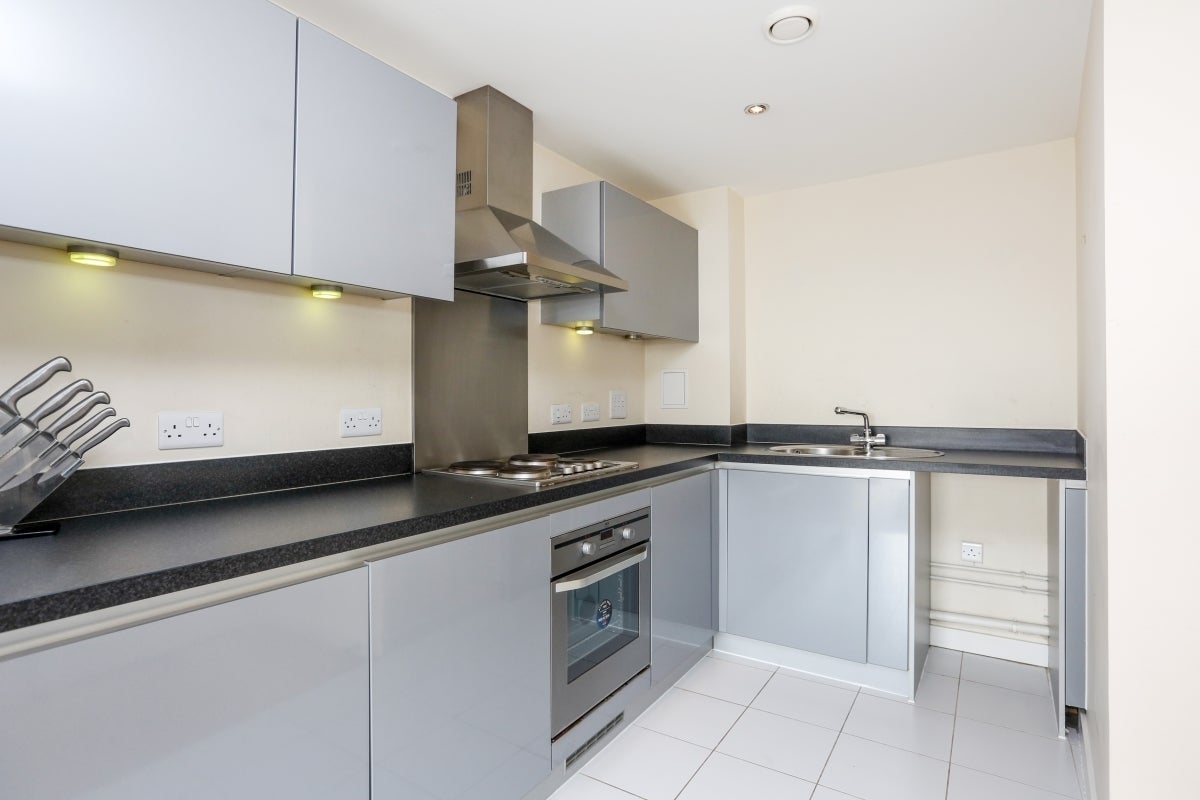 Flat Durnsford Road in Greater London