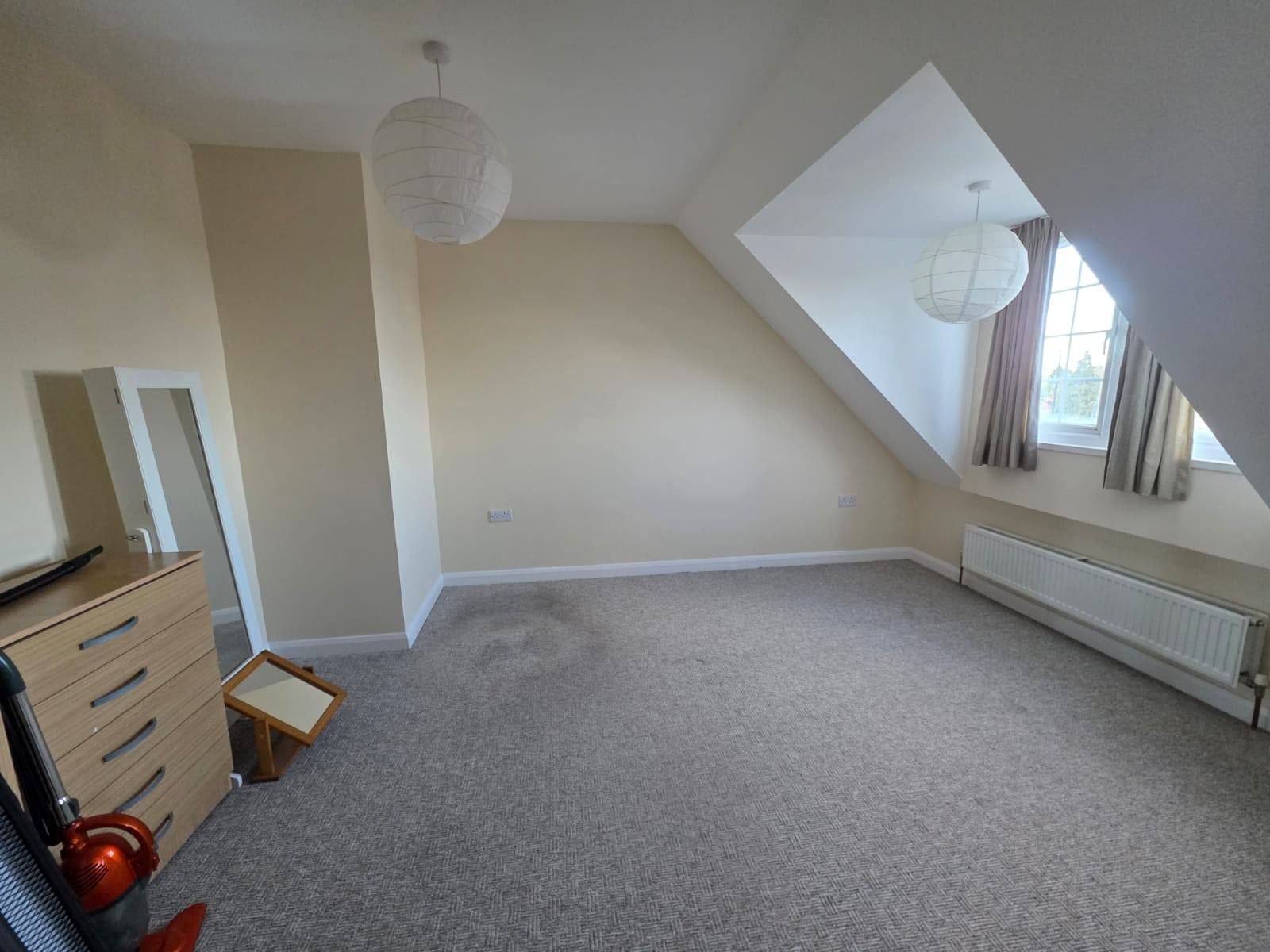 Flat Upper Sutton Lane in London
