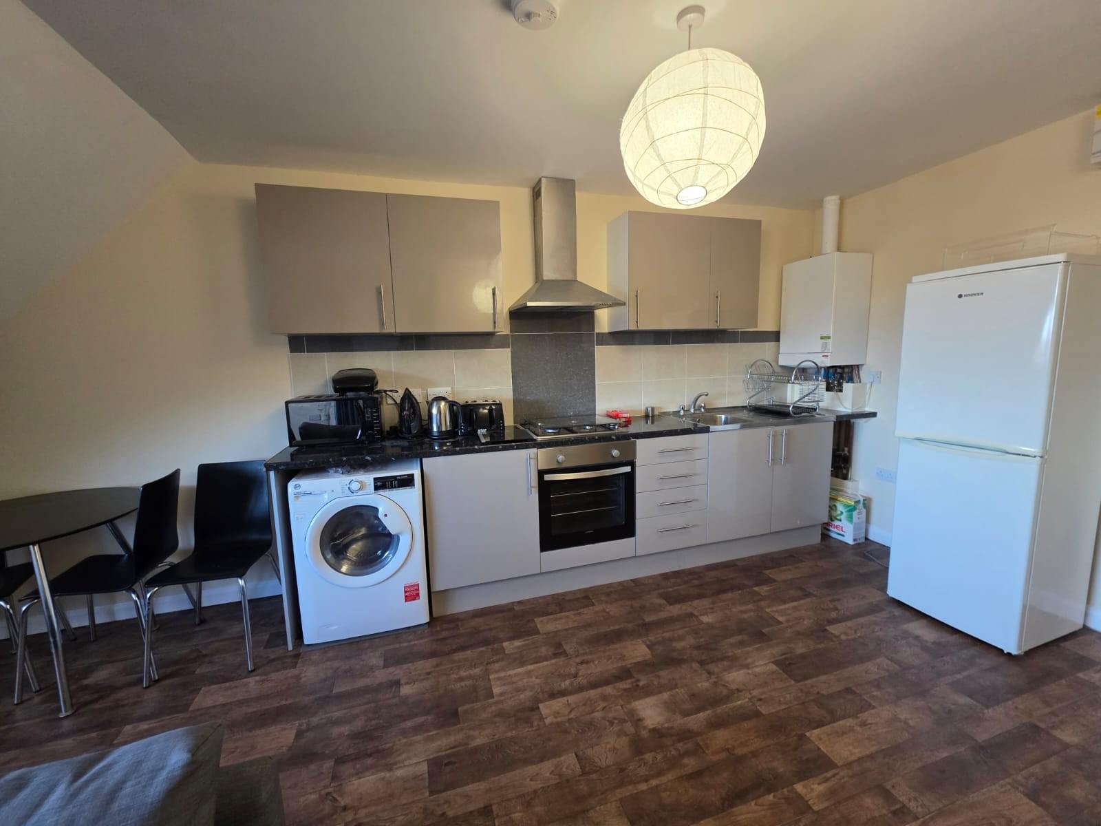 Flat Upper Sutton Lane in London