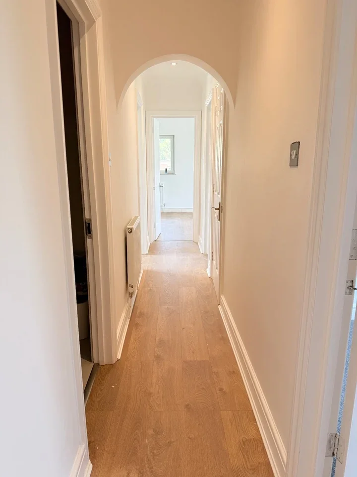 Flat Lower Downs Road in Greater London
