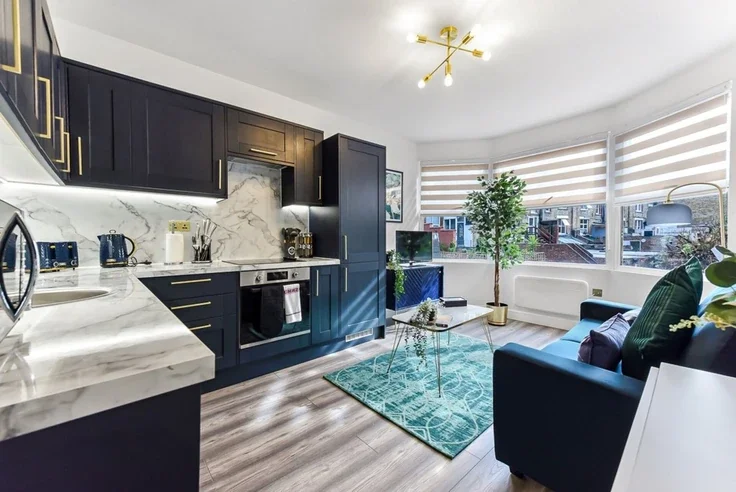 Flat Elder Avenue in Greater London