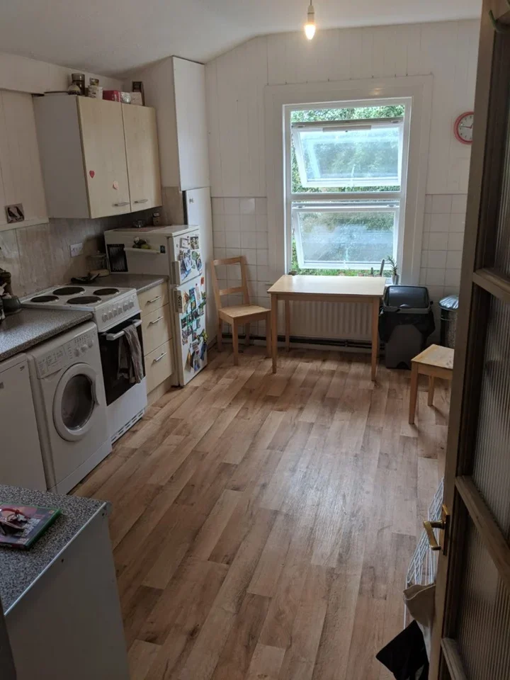 Flat Arabin Road in Greater London