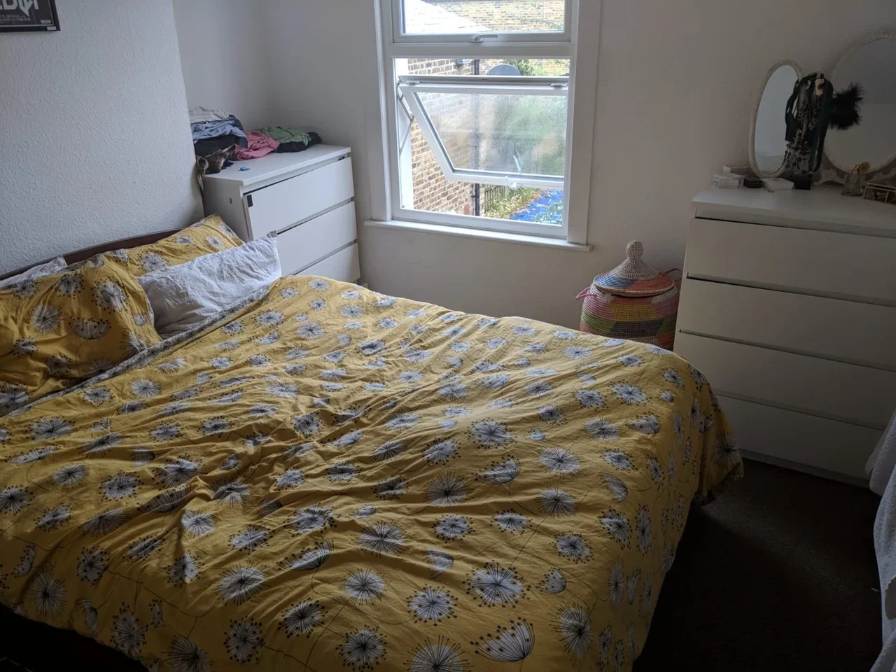Flat Arabin Road in Greater London