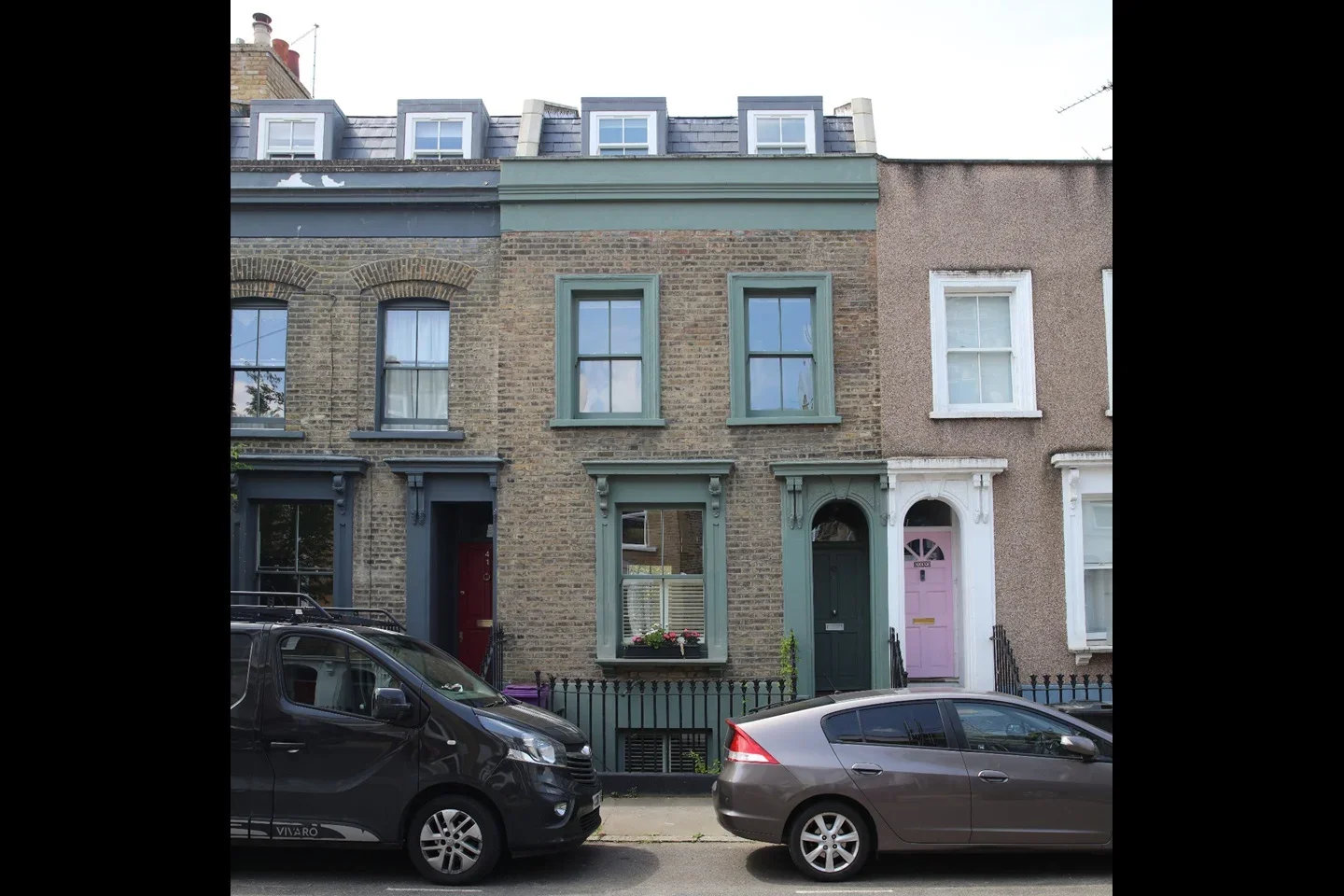 House Ellesmere Road in Greater London