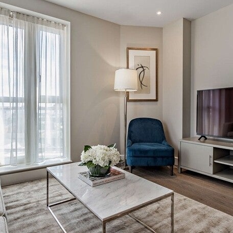 Flat Westferry Circus in Greater London