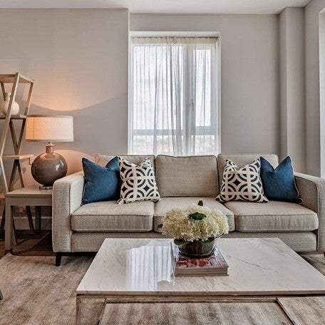 Flat Westferry Circus in Greater London
