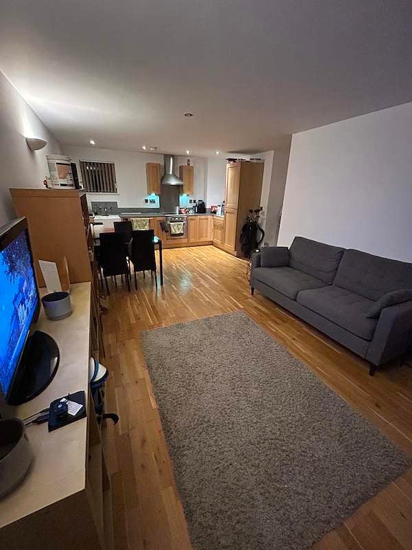 Flat Isaac Way in Manchester