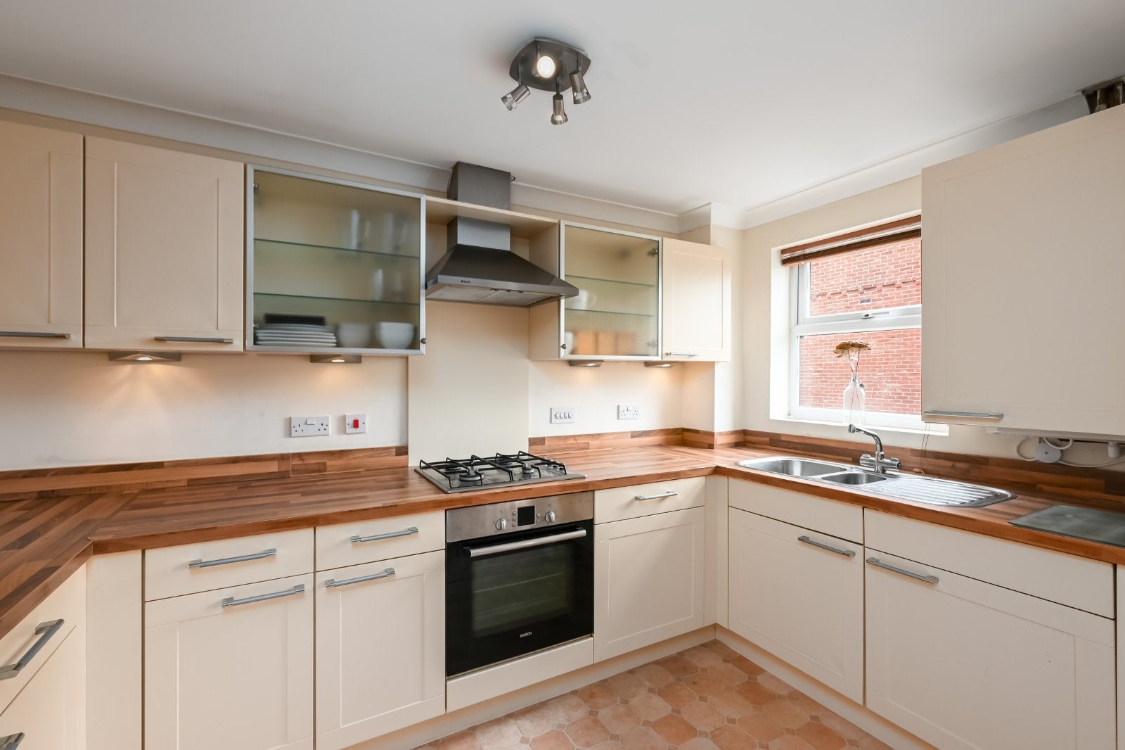 Flat Tadcaster Road in York