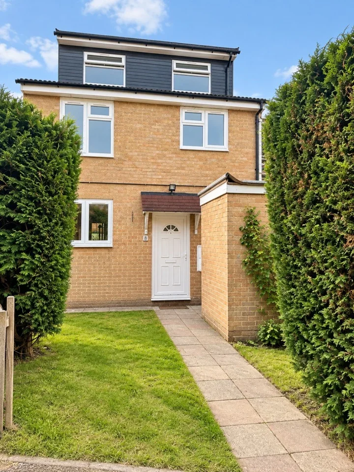 House Sincots Road in Reigate and Banstead
