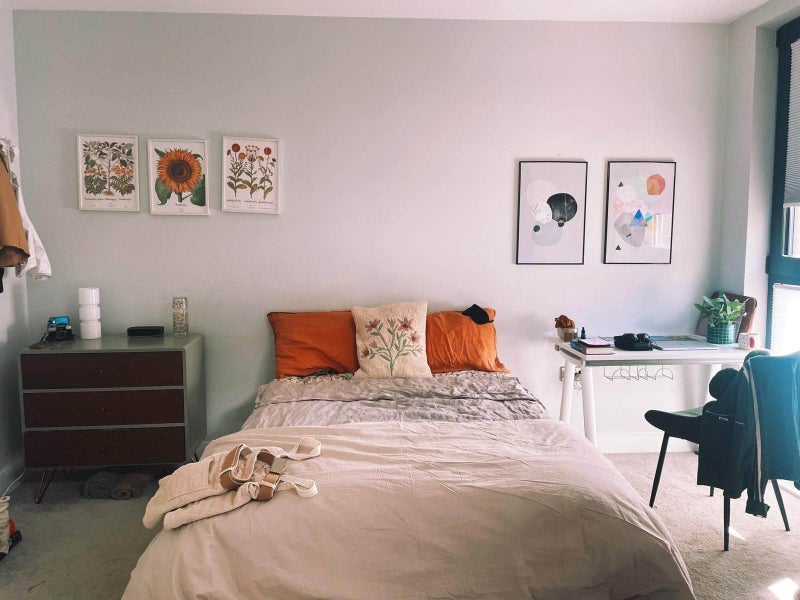 Room Roach Road in Greater London