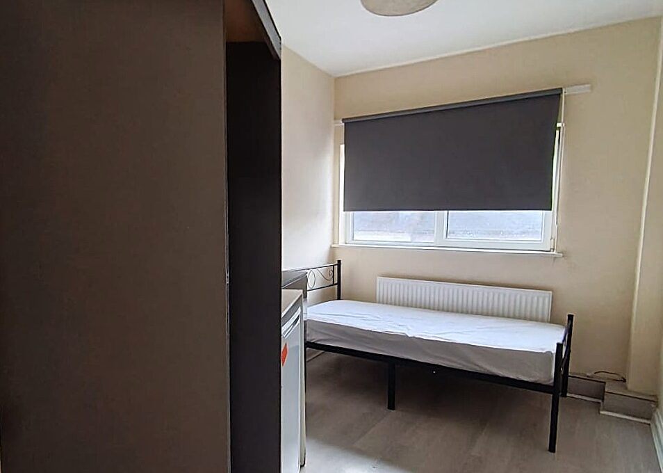 Room Penarth Road in Cardiff