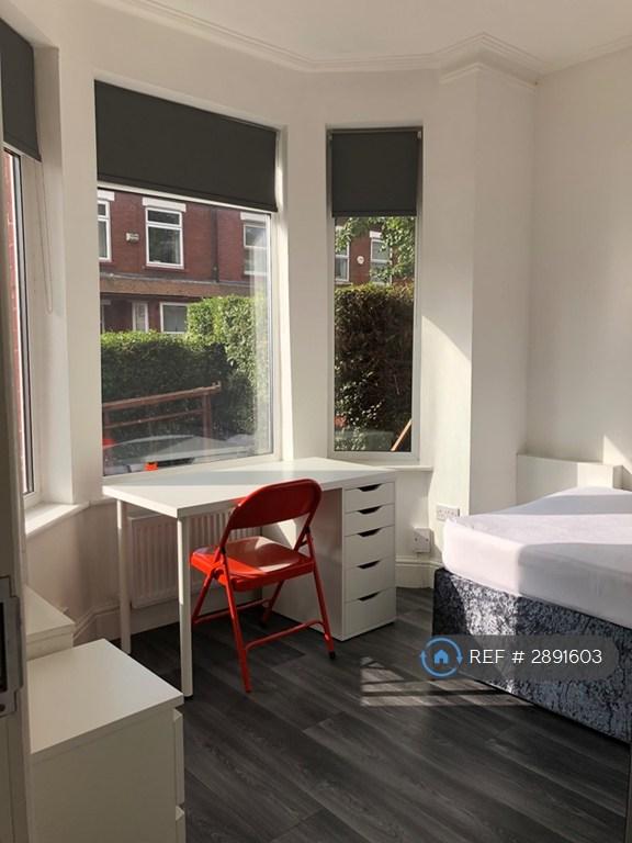 Room Filey Road in Manchester