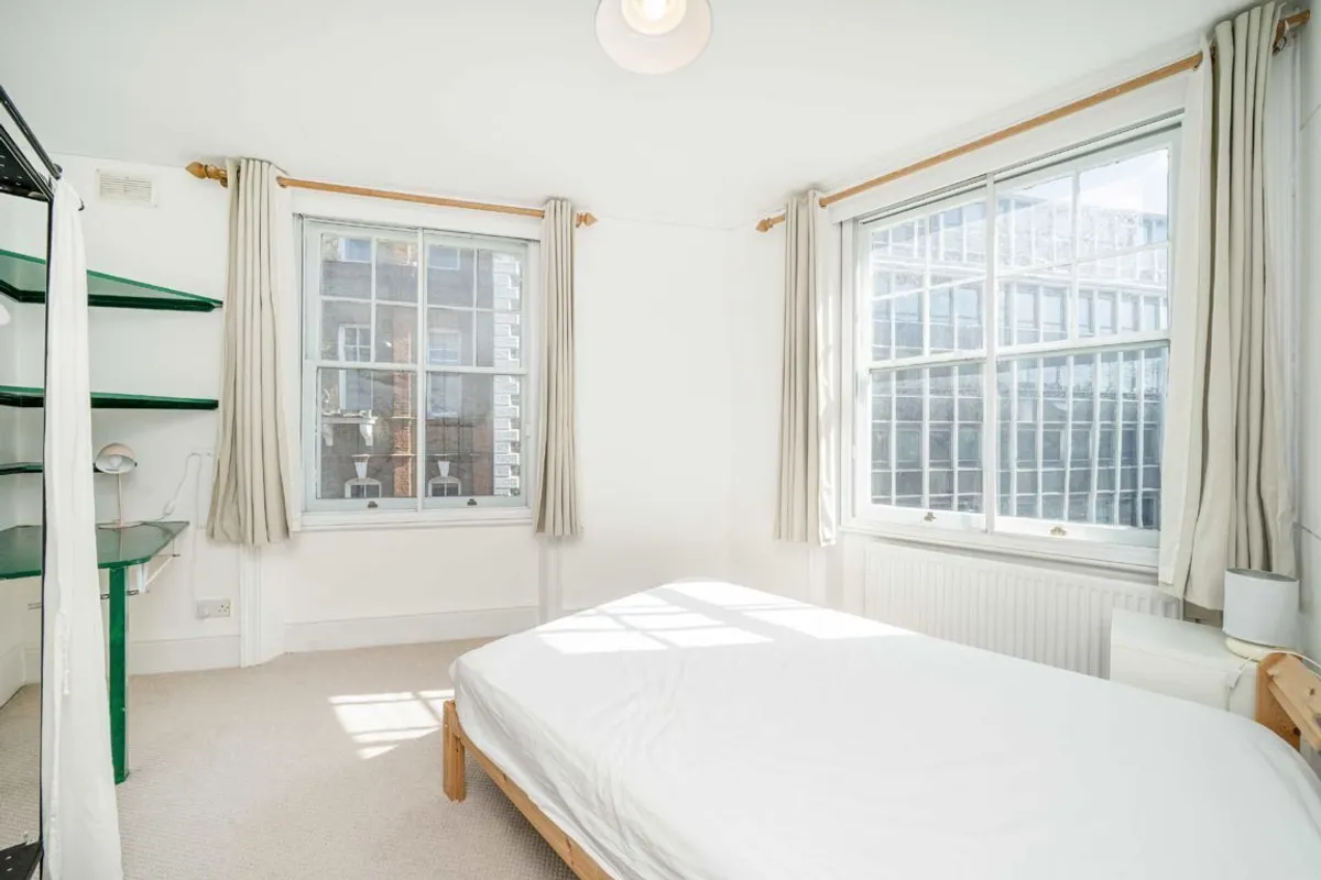 Flat Lambs Conduit Passage in Greater London