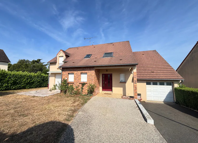 House Rue des Platanes in Damigny