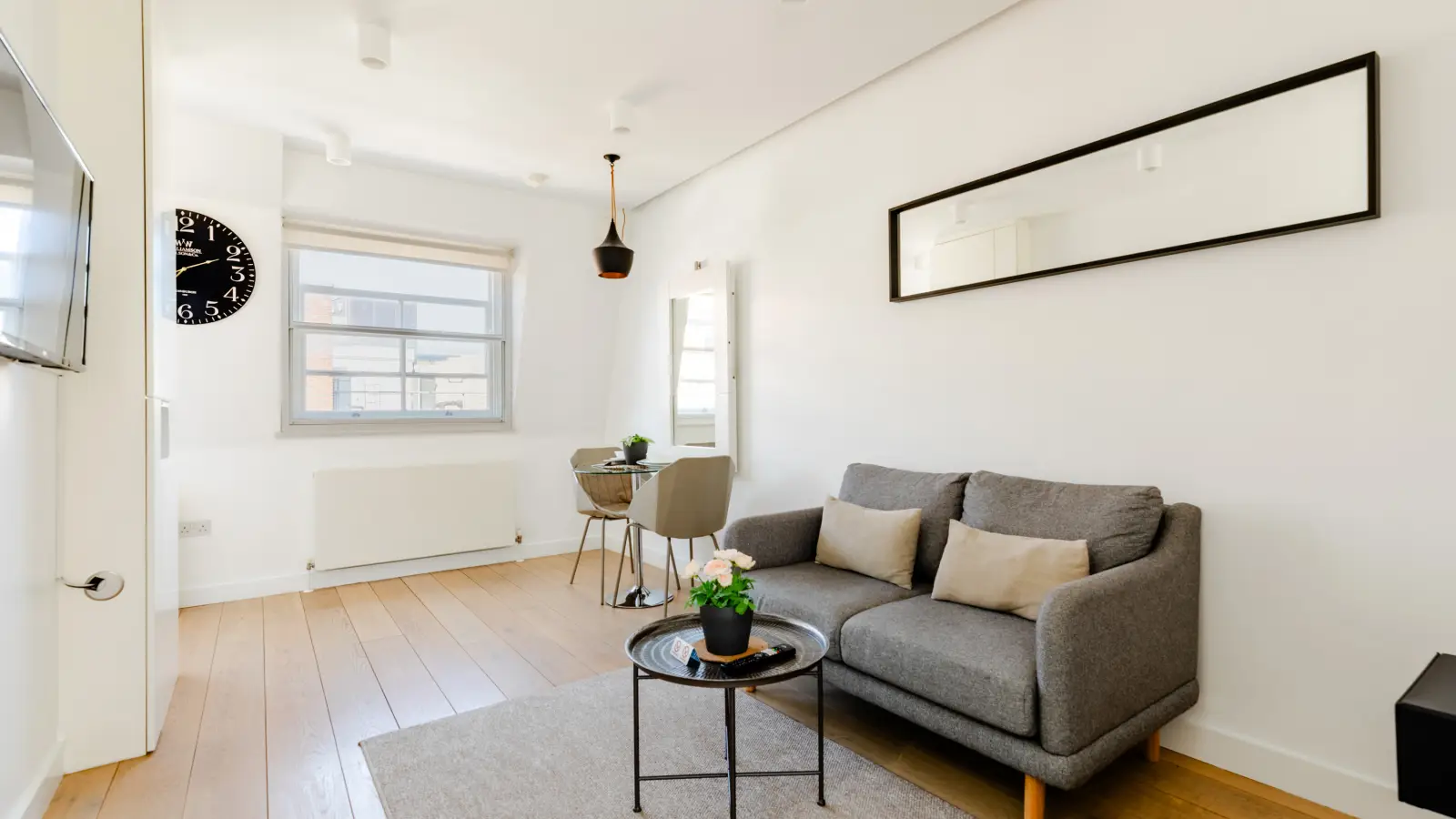 Flat Wardour Street in City of Westminster