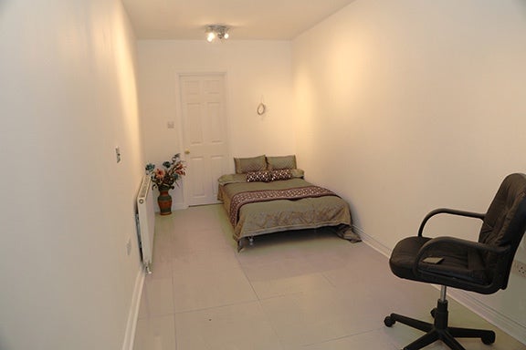 Room Beverley Way in Greater London