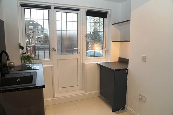 Room Beverley Way in Greater London