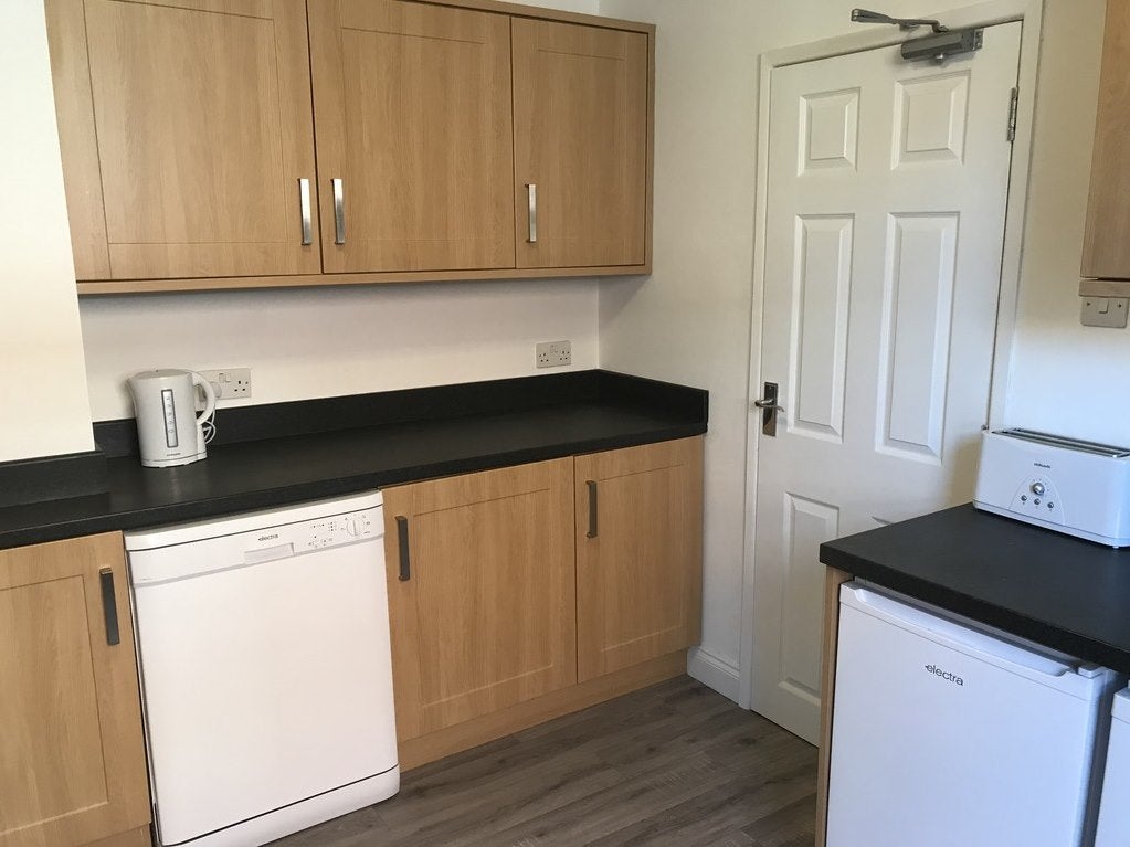 Room Richville Road in Southampton