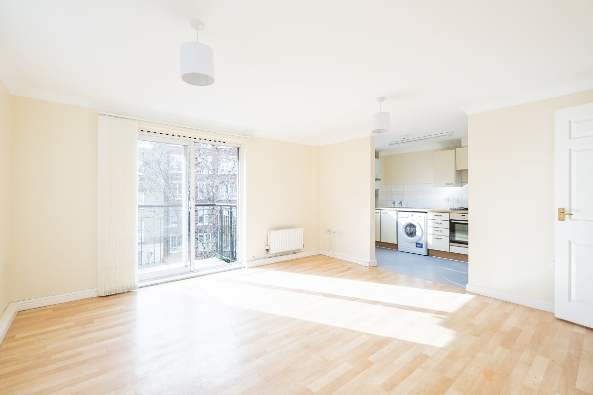 Flat Amhurst Road in Greater London