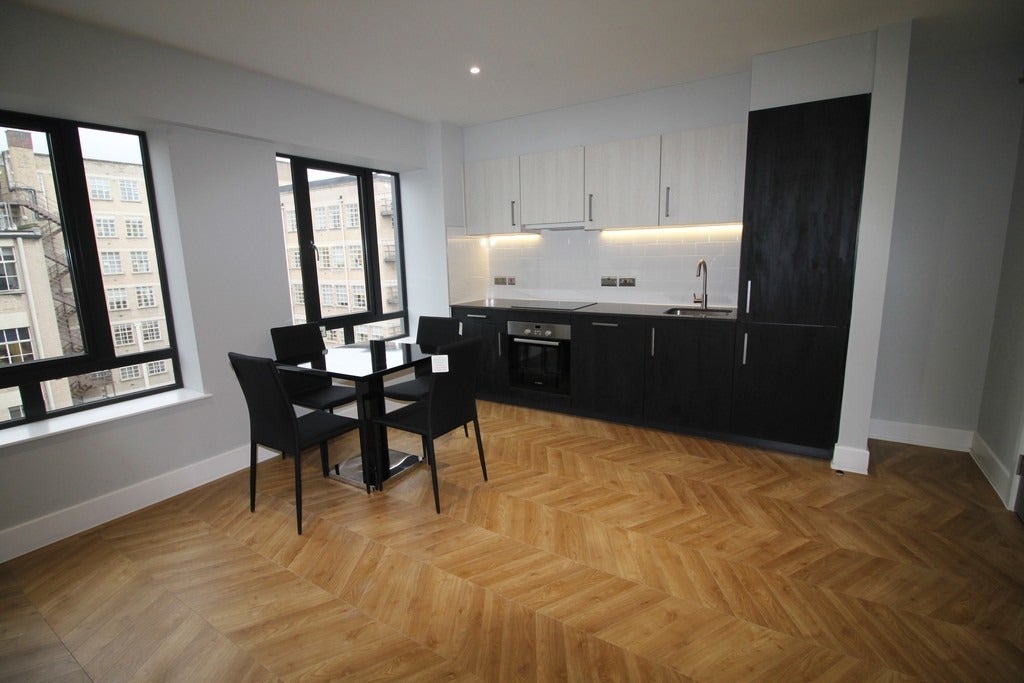 Flat Great Charles Street Queensway in Birmingham