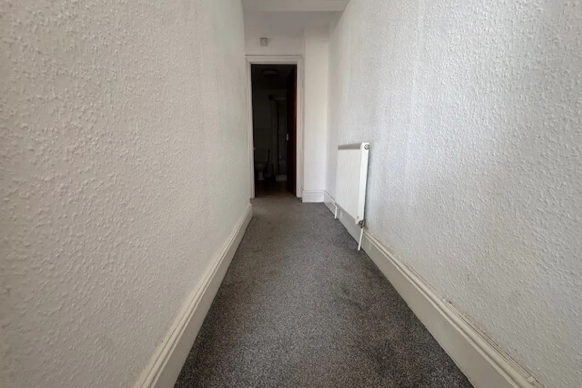 Flat Southleigh Road in Bristol