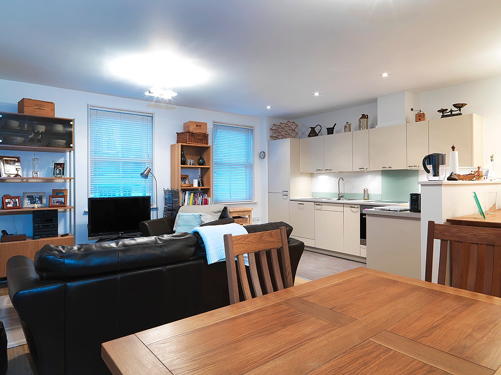 Flat Lewiston Close in Greater London