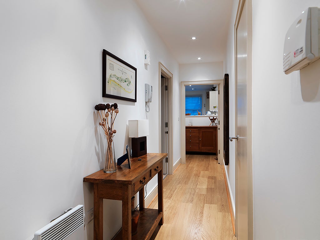 Flat Lewiston Close in Greater London