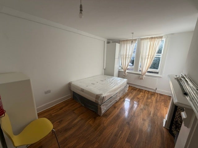 House Leander Road in Greater London