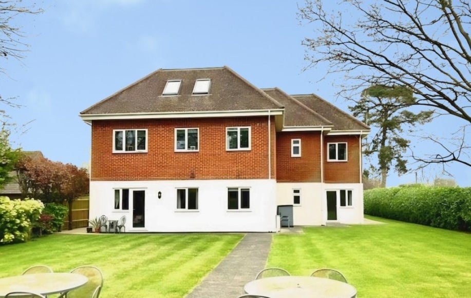 Flat Terrace Road South in Binfield