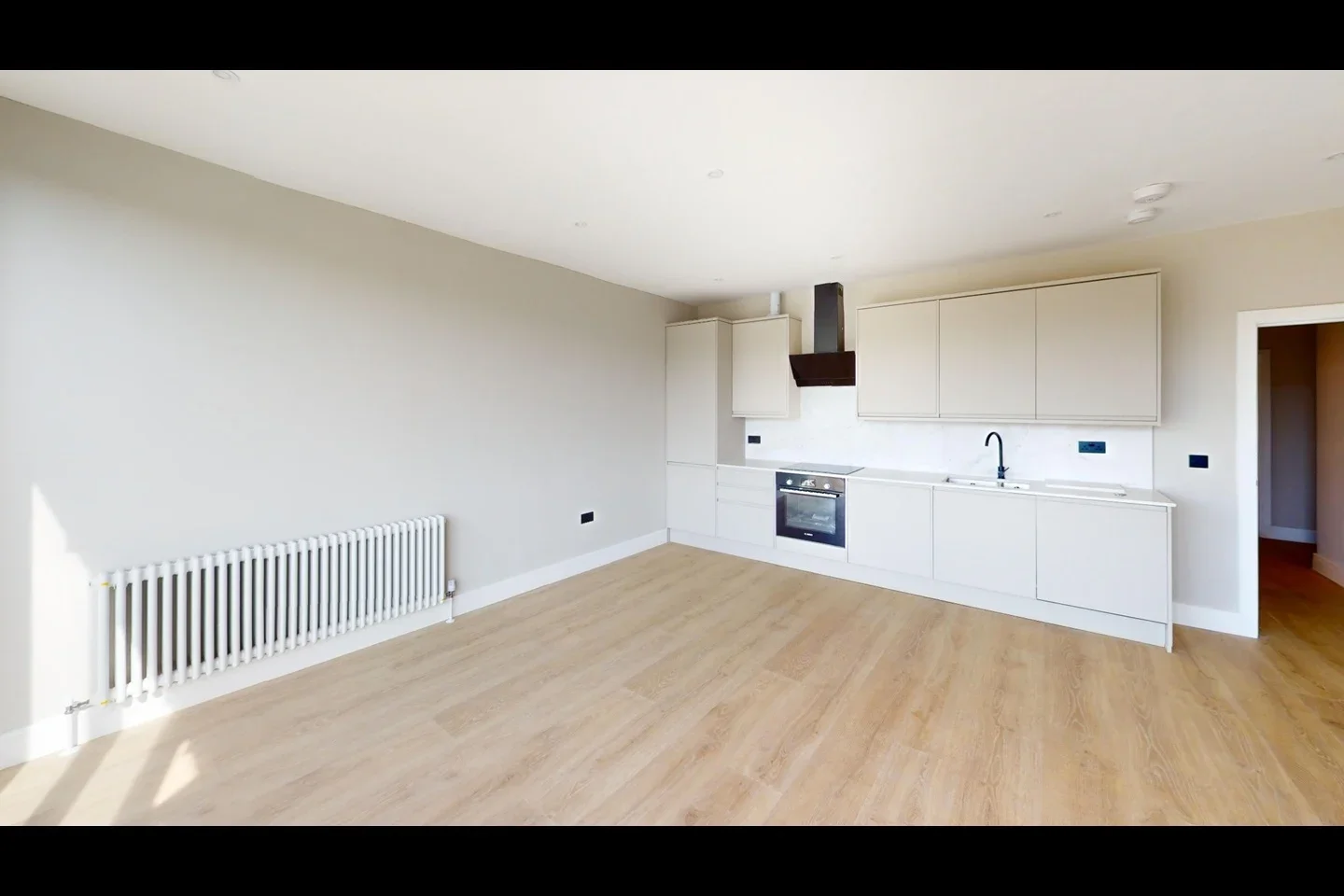 Flat Nursery Road in Greater London
