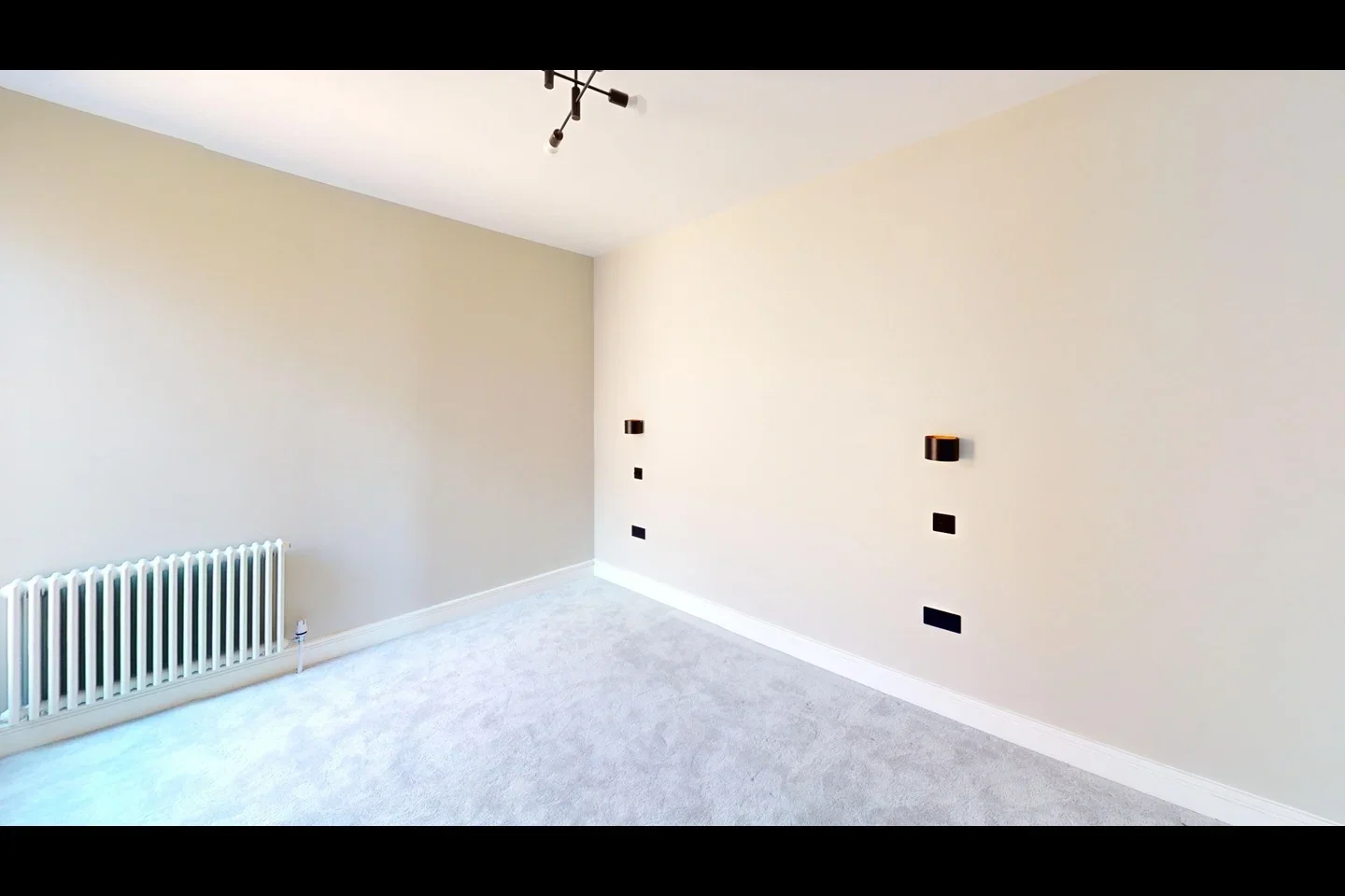 Flat Nursery Road in Greater London